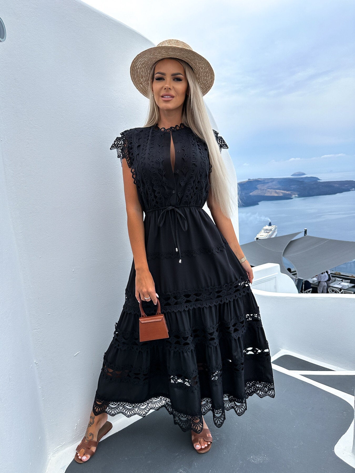 Elle | Elegant detailed lace dress