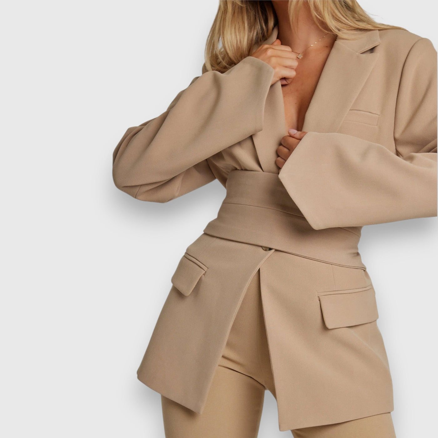 Elle | Luxe office blazer