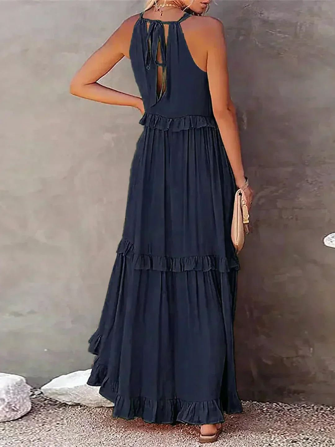 Elle | Maxi dress with halter neck and ruffles