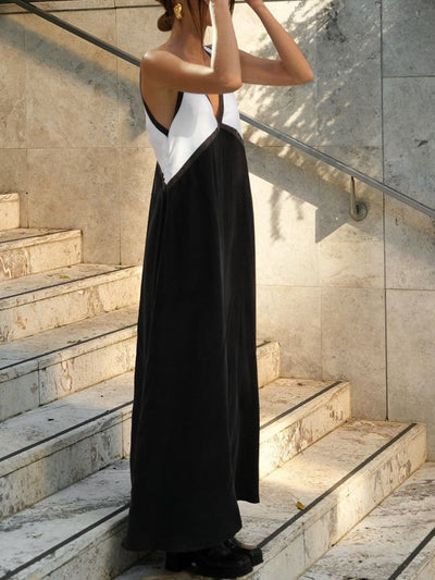 Elle | Chic dress with pointed neckline