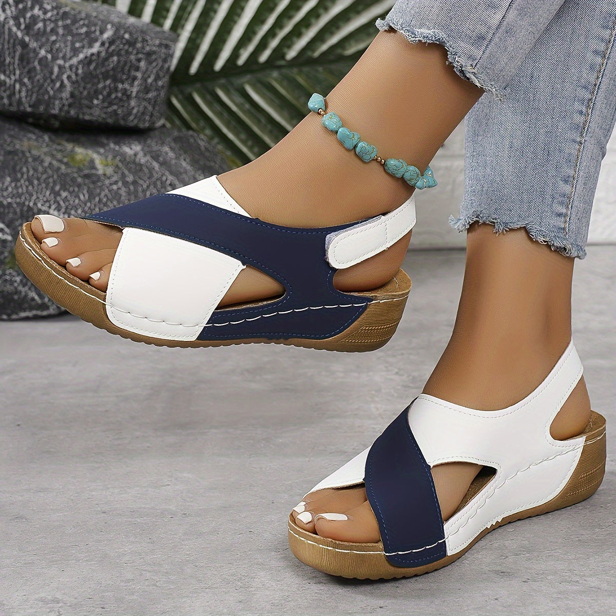 Elle | Comfy abstract sandals