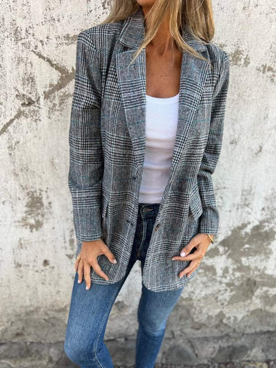 Elle | Stylish checkered blazer