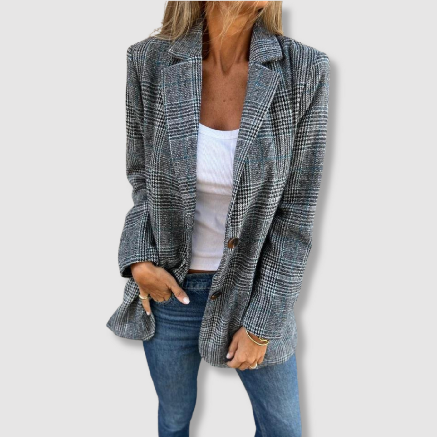 Elle | Stylish checkered blazer