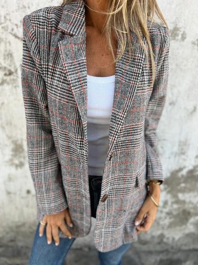 Elle | Stylish checkered blazer