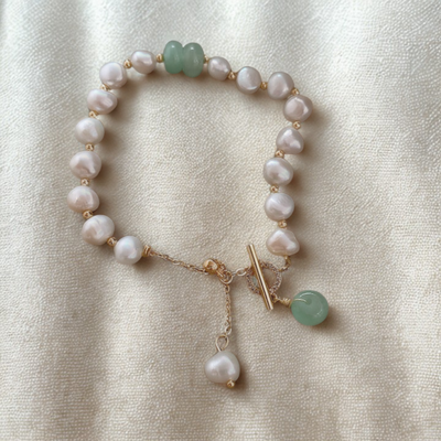 Bracelet with sea pearls
