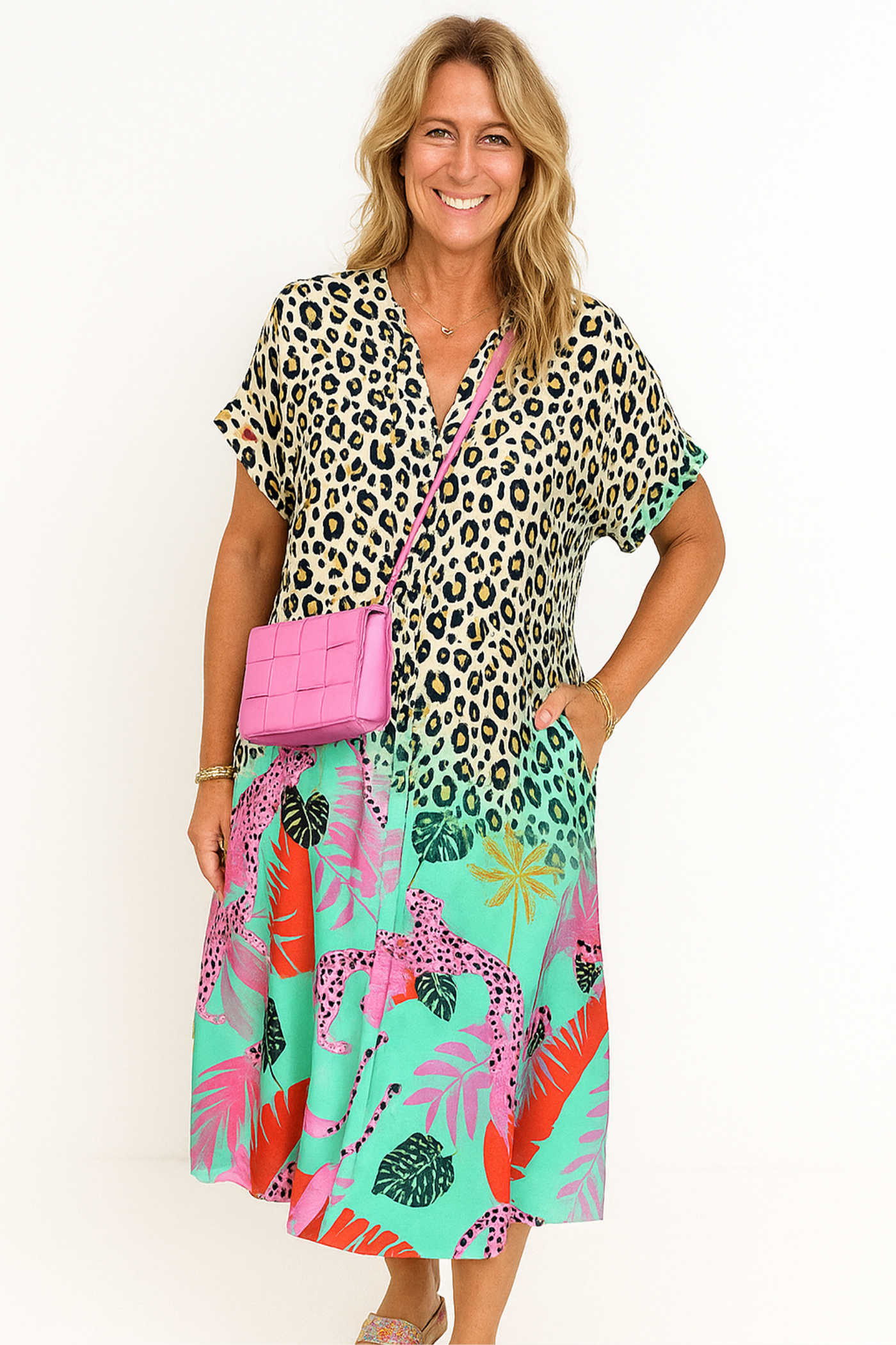 Elle | Leopard print dress with V-neckline