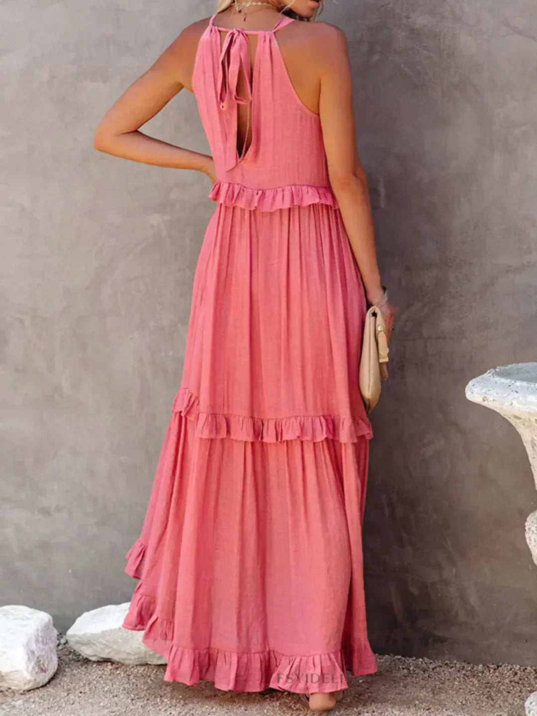 Elle | Maxi dress with halter neck and ruffles