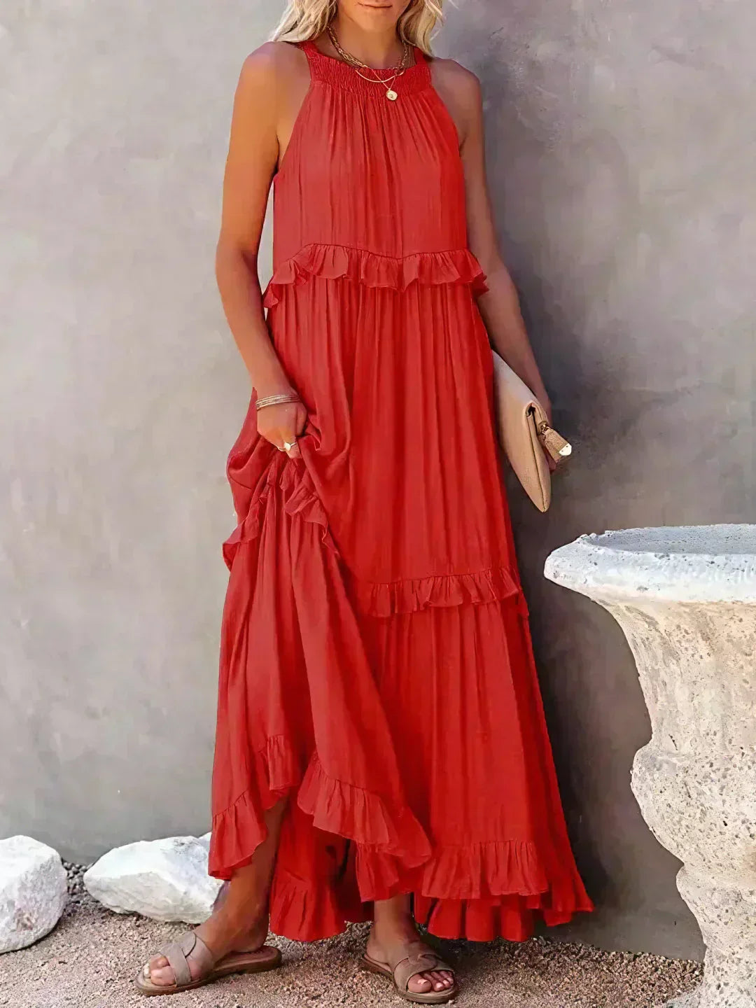 Elle | Maxi dress with halter neck and ruffles